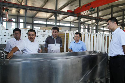 新華社遼寧分社社長王振宏一行人員蒞臨一諾產(chǎn)業(yè)園區(qū)調(diào)研 新華社遼寧分社社長王振宏一行人員蒞臨一諾產(chǎn)業(yè)園區(qū)調(diào)研