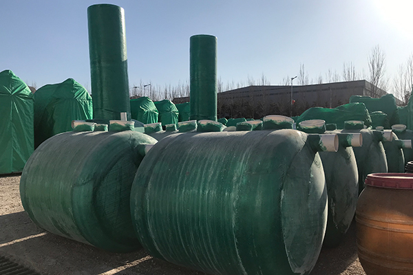 生產(chǎn)玻璃鋼化糞池使用的原材料是什么 生產(chǎn)玻璃鋼化糞池使用的原材料是什么